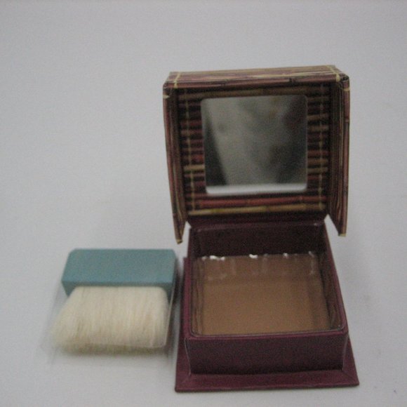 BENEFIT ~ HOOLA SOFT MATTE BRONZING POWDER ~ 0.14 OZ MINI BOXED - Picture 1 of 3